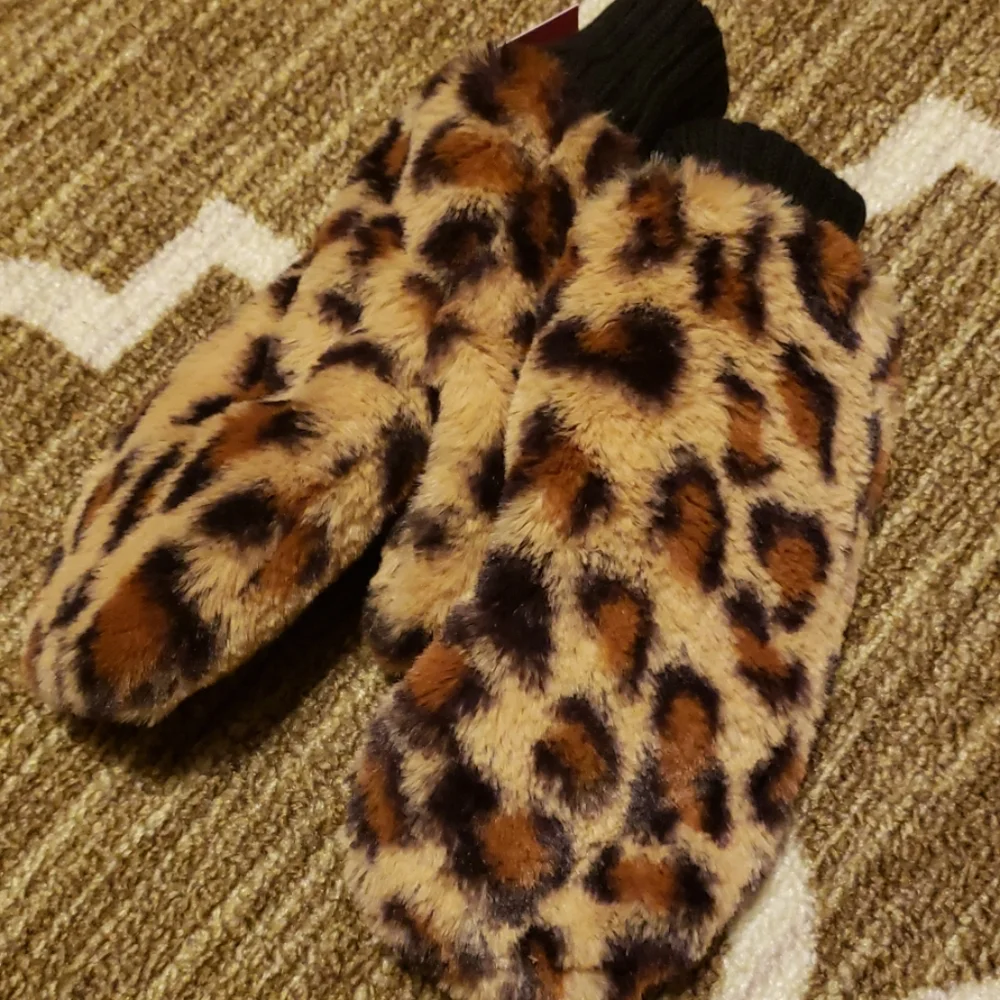 Leopard Mittens - NEW!